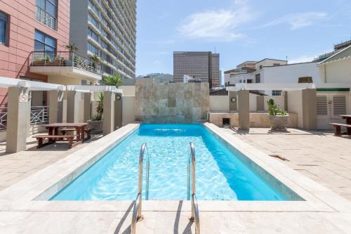 Cape Town City Centre Apartment | *The Square* City Centre Apartment*Parking & Pool