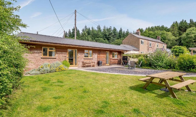 Lydney House | The Stable Rose Cottage