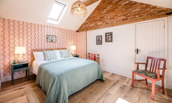 Woodbridge Apartment | The Stables, Ivy Lodge Barn, Hoo