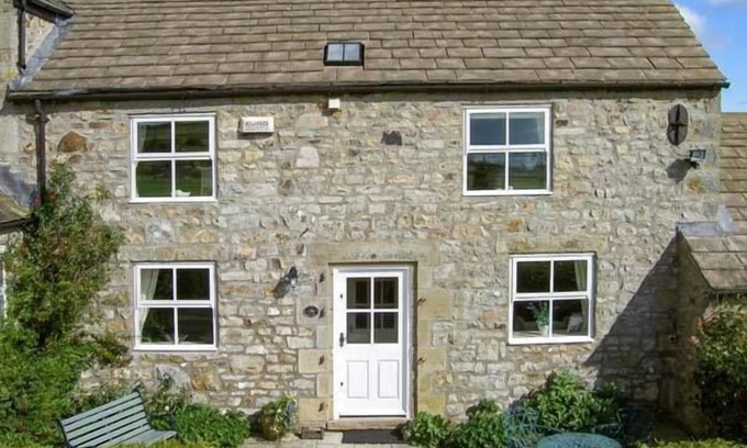 Barnard Castle Cottage | THE STONE BYRE, family friendly, with open fire in Barnard Castle