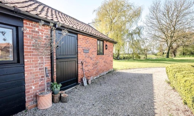 Woodbridge House | The Studio, Hoo