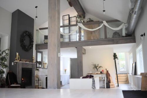 Middlesex Centre House | The Studio Loft at Fernwood Hills