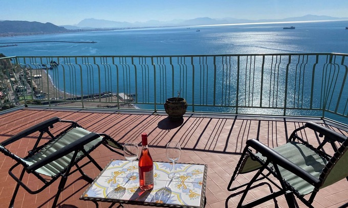 Raito Apartment | The suite in villa Rosanna in Vietri sul mare
