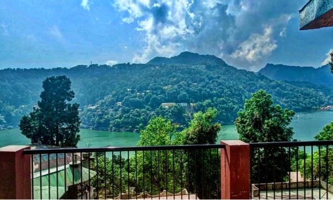 Mallital Bed & Breakfast | The Sukoon Lake view BnB