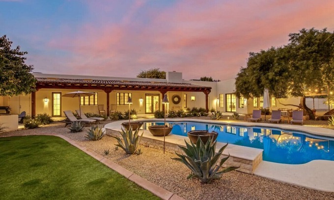 Central Scottsdale Apartment | The Sunnyside in Scottsdale · Luxury Scottsdale/Resort Style Backyard/Super Bowl