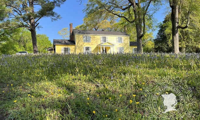 Clarksville Bed & Breakfast | The Sunnyside Sisters Bed and Breakfast