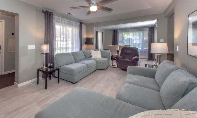 Three Oaks House | The super comfy Buck!