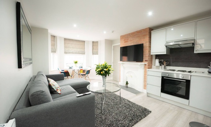 Reading Apartment | The Superior Apartment at Laurel House