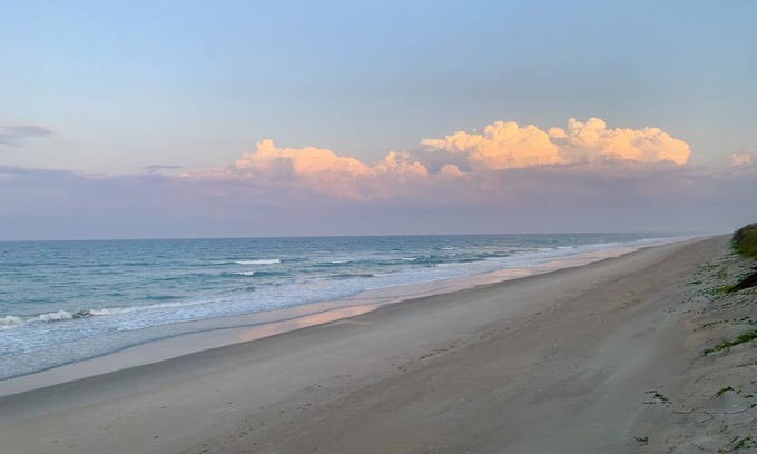 Melbourne Beach House | The Surf HousenSingle Family Home - Deeded Beach Access