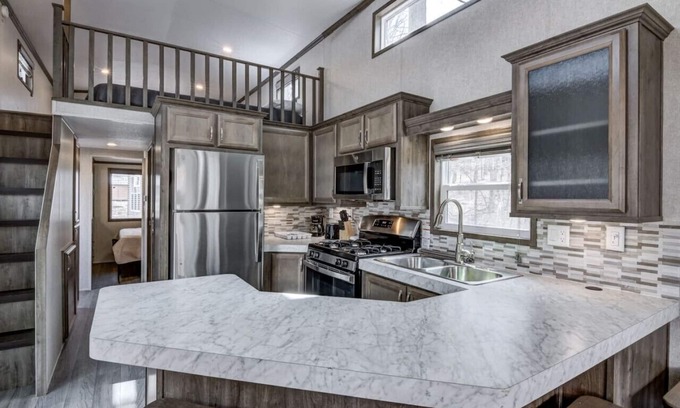 Brill House | The Swan at Lincolnwood Resort
