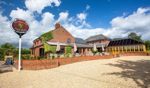 New Forest District Hotel | The Three Lions