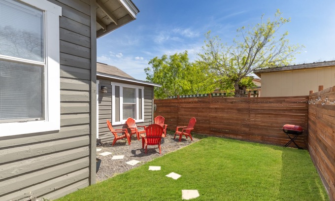 Near East Side Cottage | The Tiny-Alamo, 1937-built Cottage near Alamodome