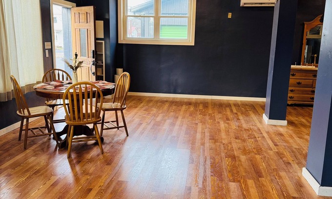 Keyser Apartment | “The Train Station” - A modern open space B&B with a western vibe. Must see!