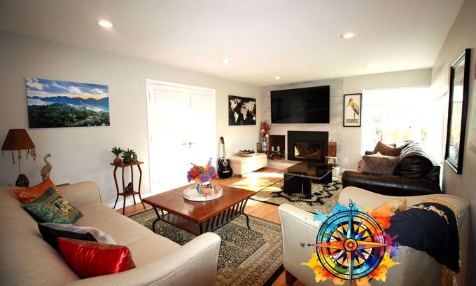 Bel Aire House | The Traveler's House -Central Location, Hilltop, Gameroom, Firepit, Skiing
