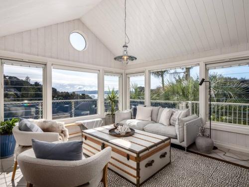 Paihia Villa | The Tree Tops Oasis