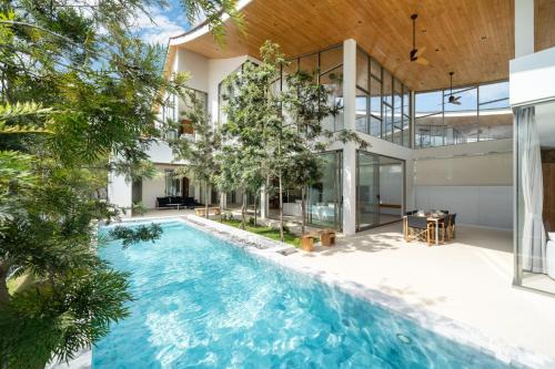 Bang Tao Villa | The Trinity new modern 5BR villa with 20M Pool -C1
