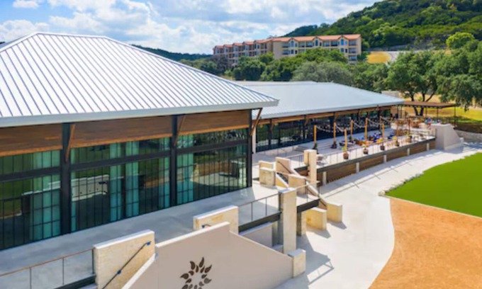 Boerne Condo | The Troubadour at Tapatio Springs Resort- Golf, Swimming Pool, Restaurant & Bar.