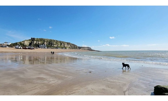 Old Town Hastings House | The Tuck Away, Central & Spacious with Parking