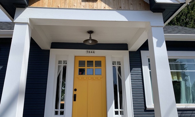 Overlook House | The Urban Fern - Walk to Shops/MAX/Food!