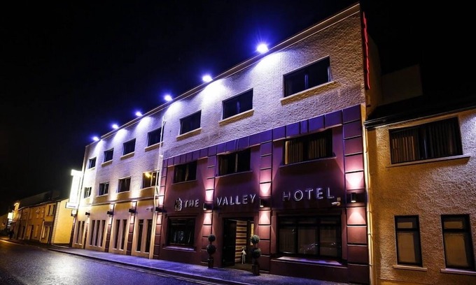 Fivemiletown Hotel | The Valley Hotel & Carriage Gardens