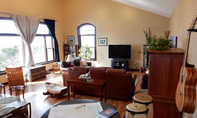 Rabbit Creek House | The View, within Anchorage city limits, offers the most amazing Alaskan vistas.