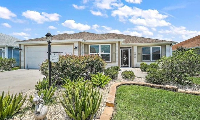 Fruitland Park House | The Village of Pine Hills