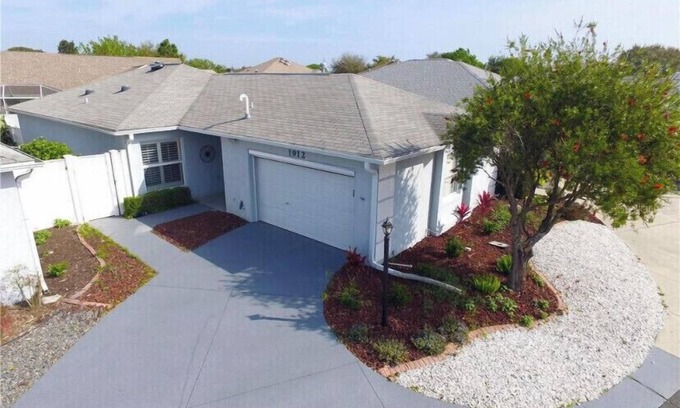 Belle Aire Villa | The Villages Fl. Villa Courtyard “Relax Villa" Rest, Fun, Golf, 100 Rec.centers.