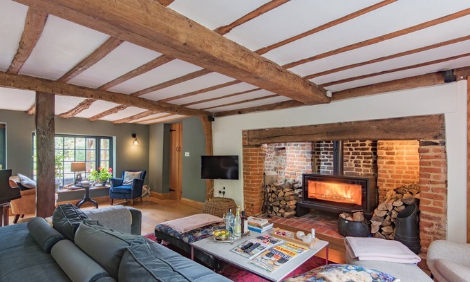 Adisham Other | The Vineyard - farmhouse with pool that sleeps 16 guests in 5 bedrooms