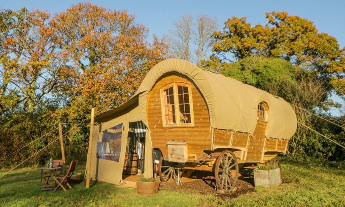 Ottery St Mary Cottage | THE WAGON AT BURROW HILL, pet friendly in Ottery St Mary