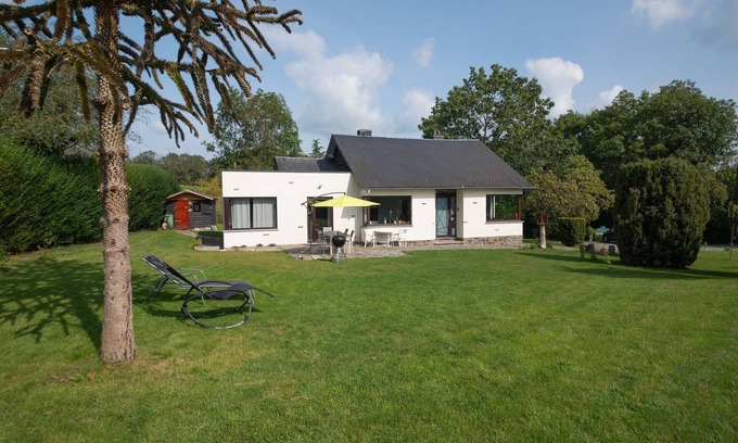 Somme-Leuze House | The Waltz of the Chickadees in Somme Leuze