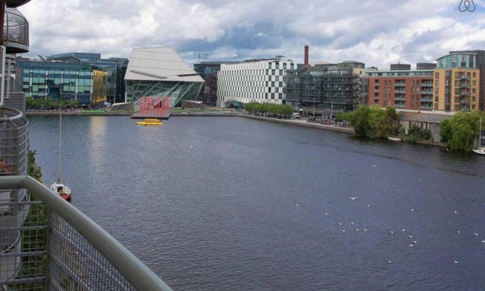 Grand Canal Dock Apartment | The Waterside
