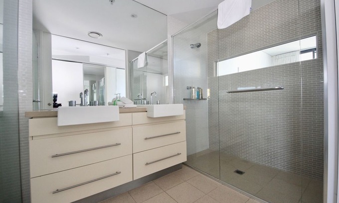 Broadbeach Apartment | The Wave 2404 · 2404 Perfect, The Wave Broadbeach