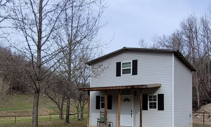 Jasper House | The Wee Nook, just 3 miles from Carver Landing!