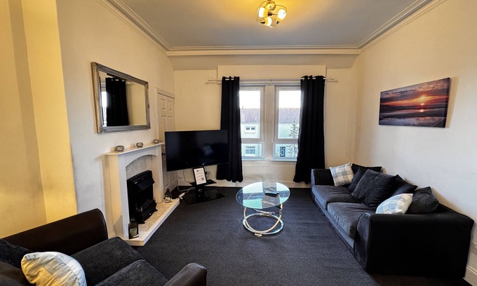 Levenmouth Apartment | The Wellesley Apartment - sleeps 5 guests in 4 bedrooms