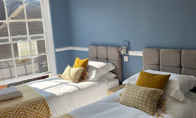 Whitchurch Hotel | The White Hart Arkells Pub Group