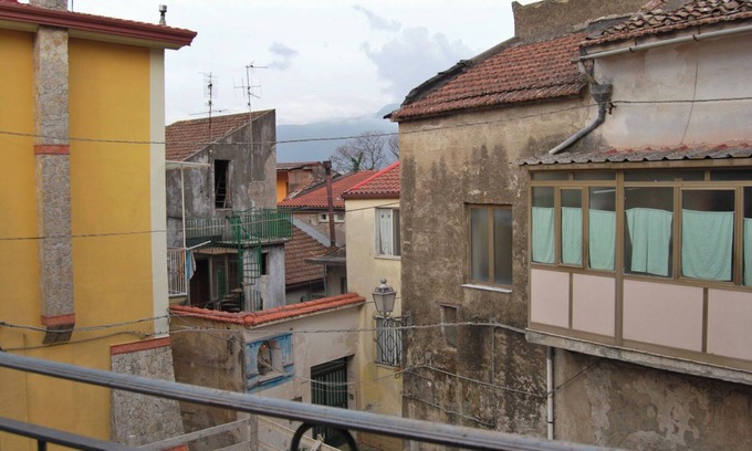 Mercato San Severino Bed & Breakfast | The White House: a house surrounded by greenery and in the area of the bell tower of the same name!
