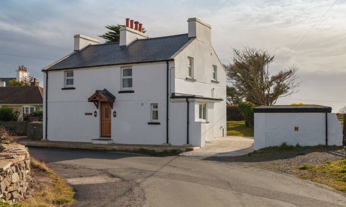 Cregneish Cottage | The White House - sleeps 5 guests in 3 bedrooms