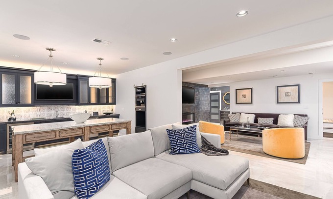 The Village of West Clay House | The Whitehouse SuitenYour Personal Entertainment Space!