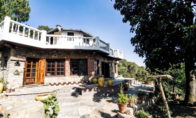 Almora House | The Wilderness Retreat A British Estate 2BR in Almora by Homeyhuts