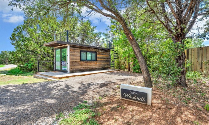 Waco House | The Windmill - Container Home Near Baylor/Magnolia