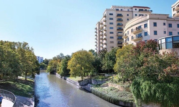 Main - Military Plaza Resort | The Wonderful La Cascada Resort in Beautiful San Antonio during Fiesta Week!