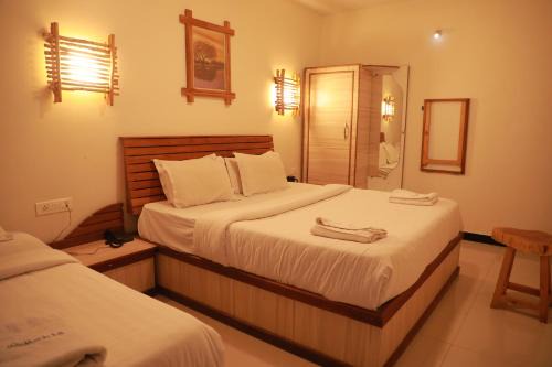 Ooty Hotel | The Woodlands Residency- Unmarried and stag groups not allowed