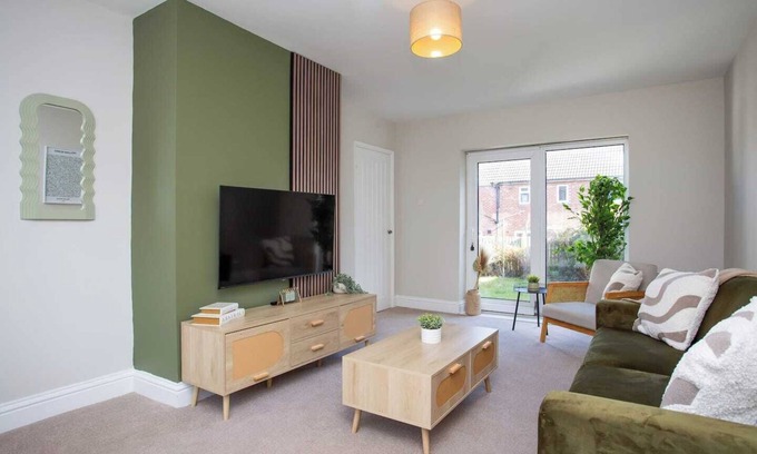 Chester-le-Street House | The Wynd | Vacant Nests| Spacious 3BR | Parking