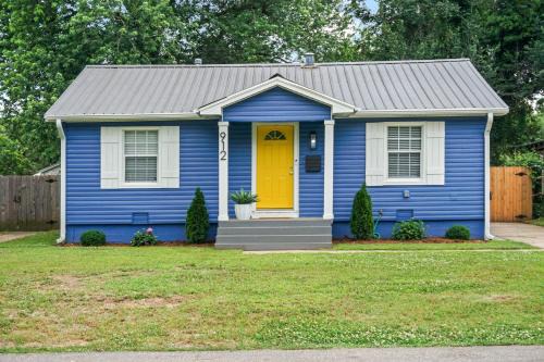 Norman House | The Yellow Door House Walk To Ou Cozy Vibes