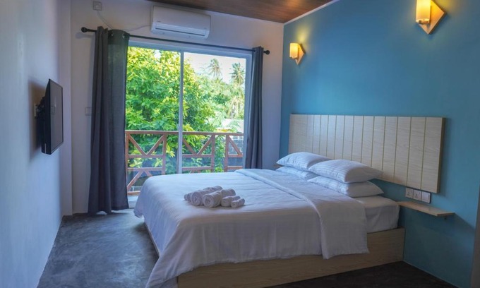 Thulusdhoo Island Hotel | The Zen Den