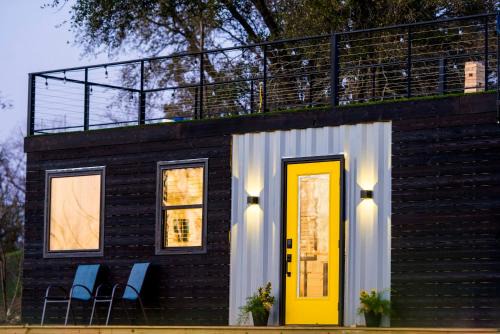 Waco House | The Zephyr Modern Luxe Container Home
