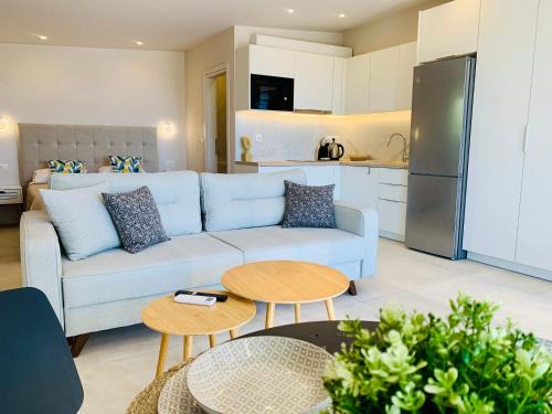 Kropia Apartment | Thelfi Luxury studio in Attica - close to varkiza beach - Sea view