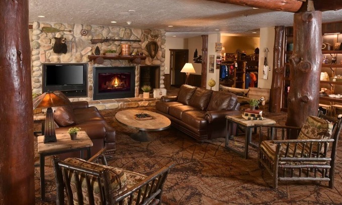 Onalaska Hotel | Theme Suite, Stoney Creek Onalaska, Whirlpool, Living Area | 2 Units