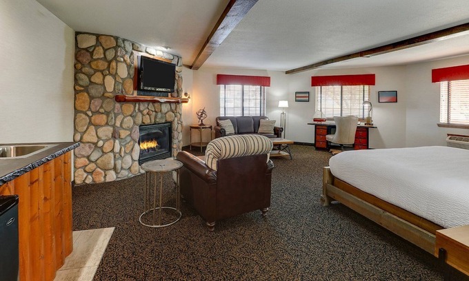 Peoria Hotel | Theme Suite w/Fireplace & Dry Bar! Stoney Creek Peoria | 2 Units