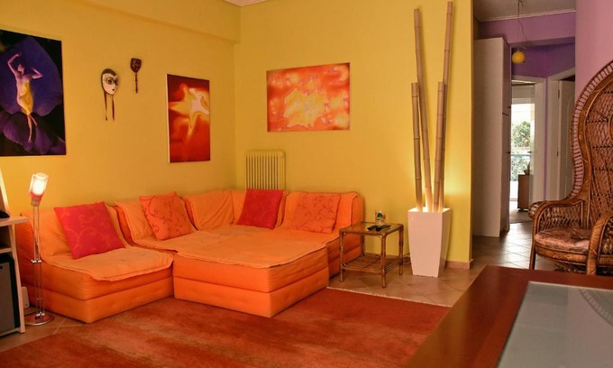 Petroupoli Apartment | Theo and Kaiti